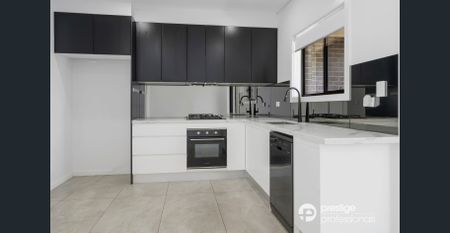 Modern Townhouse - Photo 5