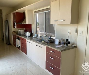 2 BEDROOM 2 BATHROOM VILLA ON KAWANA ISLAND - Photo 3