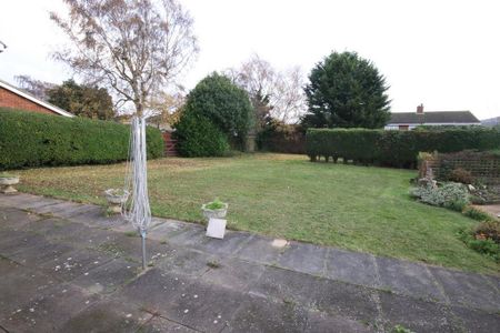 3 bedroom detached house to rent - Photo 4