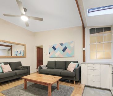 18 Cobden Street, South Melbourne VIC 3205 - House For Rent | Domain - Photo 3