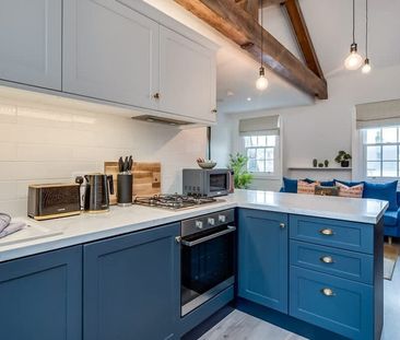 University Road - Photo 1