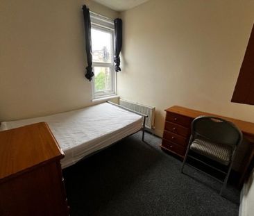 6 bedroom house to rent - Photo 3