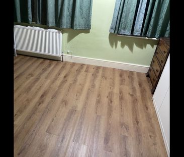 4 Bed Terraced House, St. Johns Road, HA9 - Photo 5