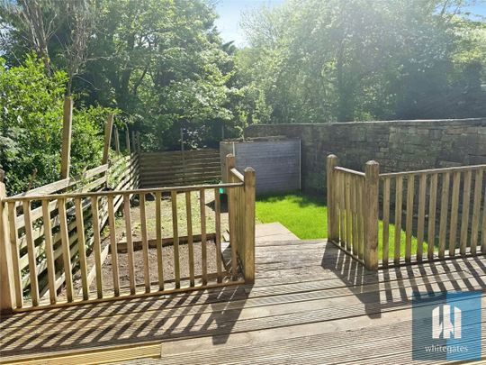 Nabcroft Lane, Crosland Moor, Huddersfeld, HD4 - Photo 1
