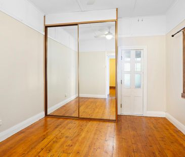 This charming country cottage awaits you! - Photo 6