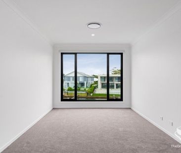 Brand New Luxurious Lakeside Living with Unmatched Views - Photo 2