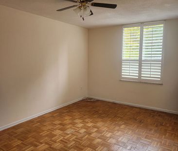 For Lease - 5 Shady Golfway Unit# 110, Toronto, Ontario - Photo 5