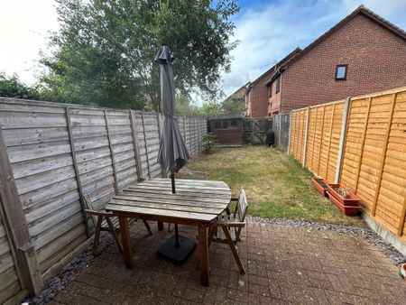 2 bedroom terraced house to rent - Photo 4