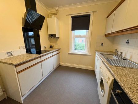 HEATHWOOD ROAD, WINTON- P07758 - Photo 4