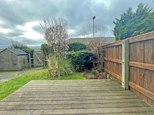 2 bedroom end of terrace house to rent - Photo 1