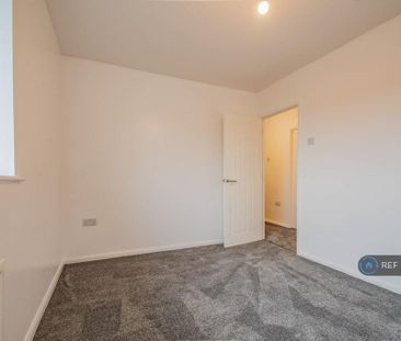 3 bedroom end of terrace house to rent - Photo 5