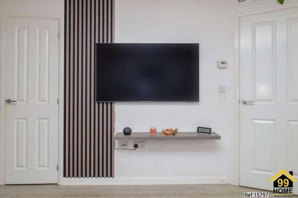 Over Court Gardens, Patchway, Bristol, United Kingdom, BS34 - Photo 1