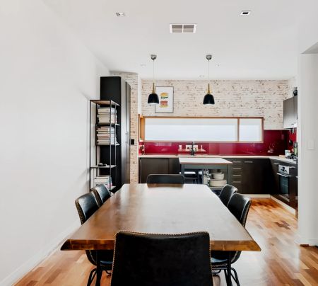 Secondary Room - Photo 2