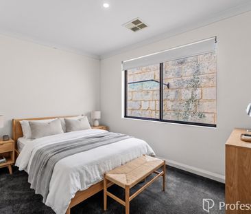 Modern comfort with room for everyone! - Photo 5