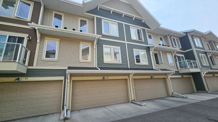 Modern 2 Bed Townhome W/ Double Attached Garage In Auburn Bay - Photo 3