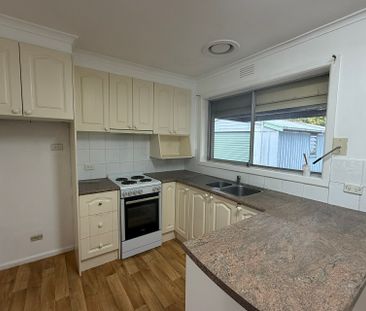 34 Campbell Parade, Cranbourne VIC - Photo 3