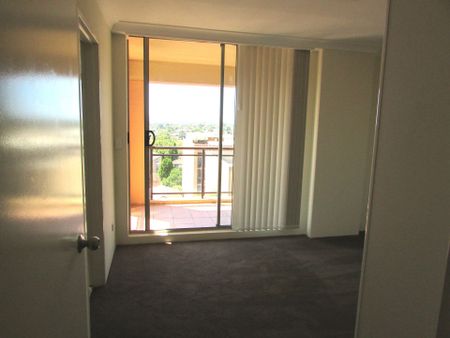 2 Bedroom Apartment with ensuite, Stunning open city and district views - Photo 2