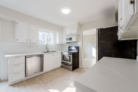 For Lease - 586 Creekview Circle, Pickering, Ontario - Photo 5