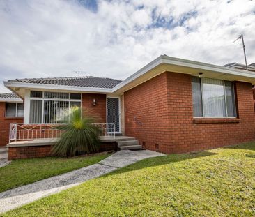 Charming family home with space for all your adventures! - Photo 3