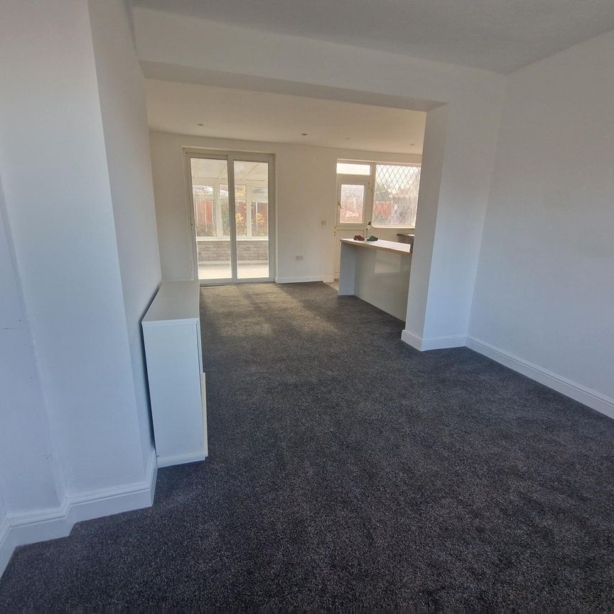 Westbourne Crescent, Pontefract - Photo 1