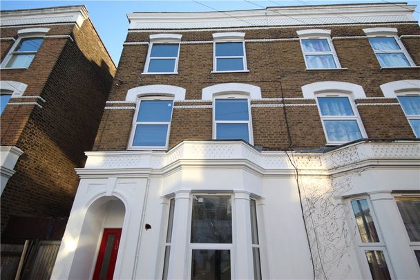 Essex Road, London, W3 9JA - Photo 1