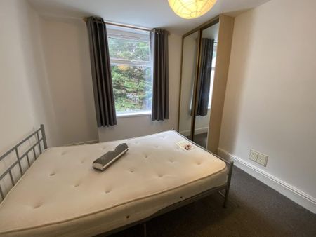 6 bedroom house to rent - Photo 2