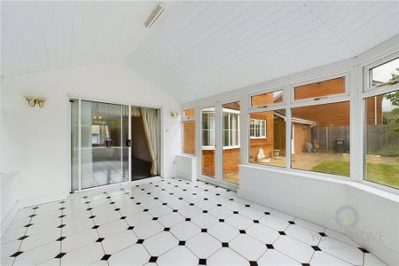 4 bedroom detached house to rent - Photo 3