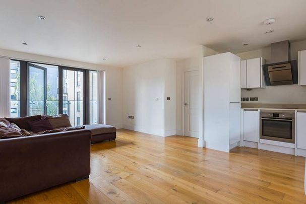 2 bedroom flat to rent - Photo 1