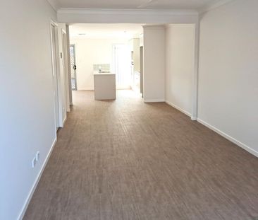 MOVE IN BEFORE CHRISTMAS-FULLY DUCTED AIRCONDITIONING-3 BED 2 BATH ... - Photo 1