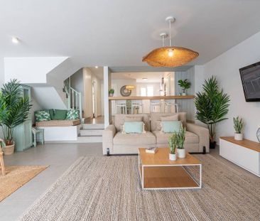 Luxury Townhouse for rent in Casares, Andalusia - Photo 4