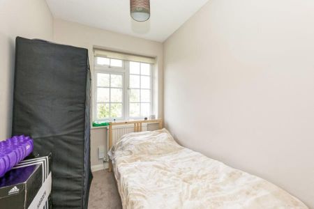 3 bedroom terraced house to rent - Photo 3