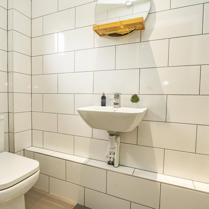 5 bedroom house to rent - Photo 1