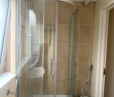 Room For Rent Queen Street, Pontypridd - Photo 5