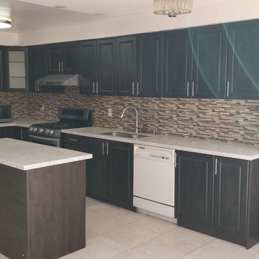 For Lease - 114 Cordgrass Crescent Unit# Upper, Brampton, Ontario - Photo 1