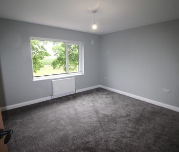 1a Wedderburn Gardens, Finaghy, Belfast, BT10 0FZ - Photo 2