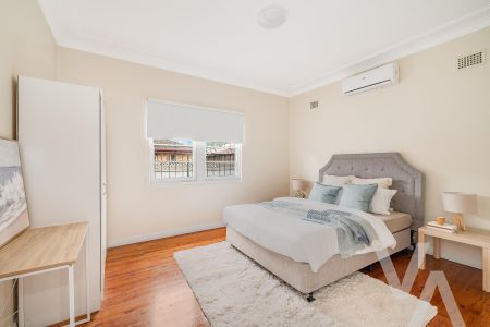 71 Hanbury Street, Mayfield NSW 2304 - House For Rent | Domain - Photo 3
