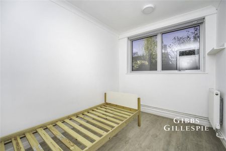 3 bedroom flat to rent - Photo 3