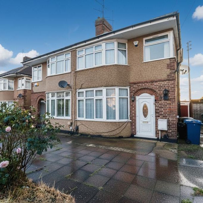 3 bedroom semi-detached house to rent - Photo 1