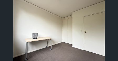 Partly furnished 2 Bedroom apartment - Photo 2