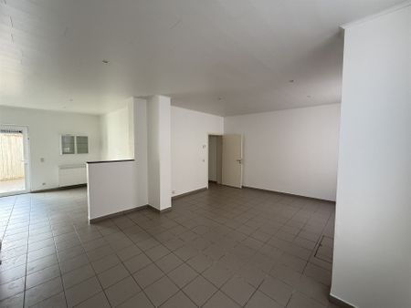 Gelijkvloers appartement met 2 slaapkamers en 2 terrassen - Photo 2