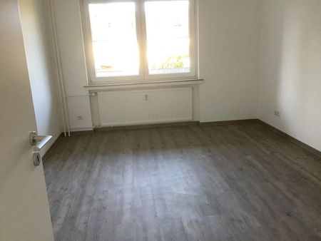 Frisch sanierte 2-Zimmer-Wohnung mit Balkon - Foto 4