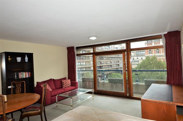 Studio to rent - Photo 1