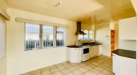 PAPATOETOE, 3 BEDROOMS - Photo 4