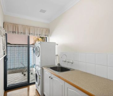 110 Brompton Road, - Photo 6