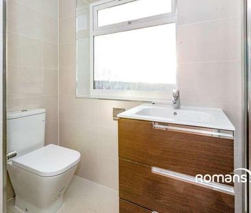 Bourne Avenue, Windsor, SL4 - Photo 2