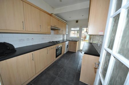 3 bedroom terraced house to rent - Photo 4