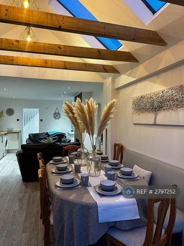 4 bedroom semi-detached house to rent - Photo 3