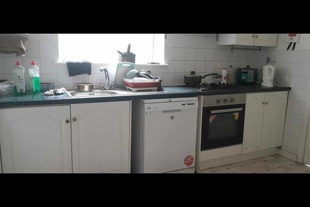 Room in a Shared House, Liverpool, L13 - Photo 5