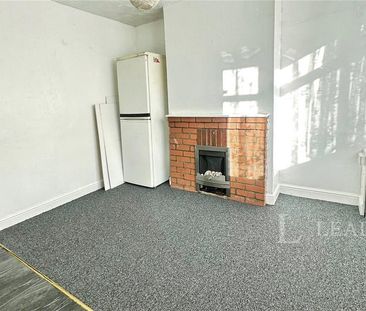 2 bedroom semi-detached house to rent - Photo 3