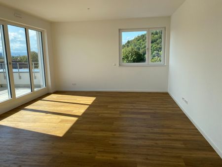 *WBS erforderlich!* Sonne pur! Moderne 3-Zimmer Wohnung mit EBK und Dachterrasse - Photo 2